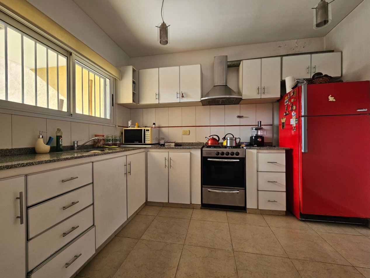Triplex 4 Amb con Parque y Cochera en Ituzaingo Apto Credito Hipotecario