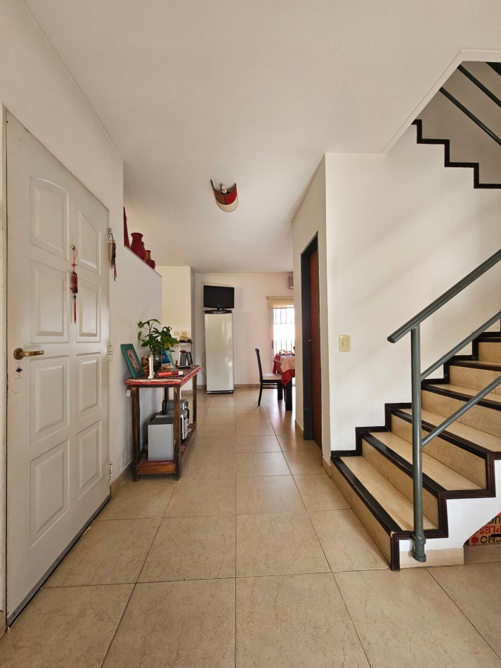 Triplex 4 Amb con Parque y Cochera en Ituzaingo Apto Credito Hipotecario