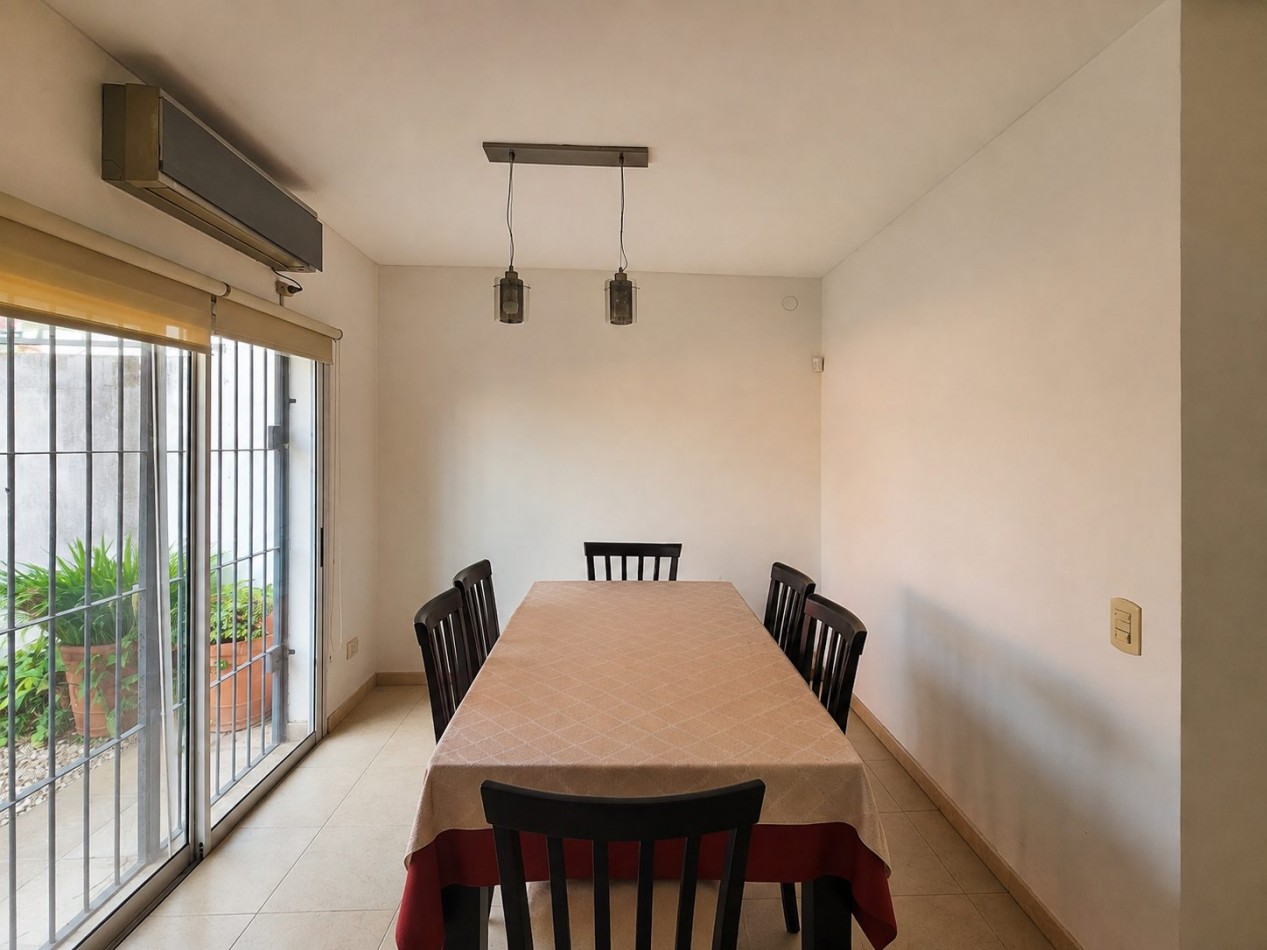 Triplex 4 Amb con Parque y Cochera en Ituzaingo Apto Credito Hipotecario