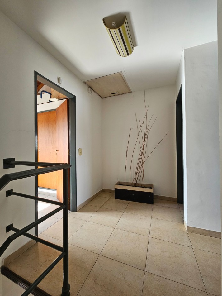Triplex 4 Amb con Parque y Cochera en Ituzaingo Apto Credito Hipotecario