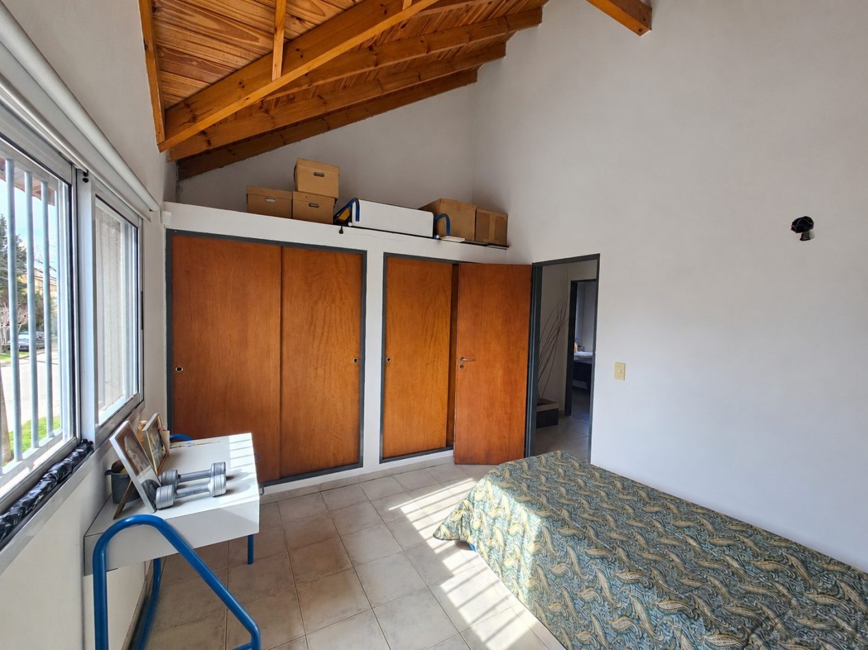 Triplex 4 Amb con Parque y Cochera en Ituzaingo Apto Credito Hipotecario