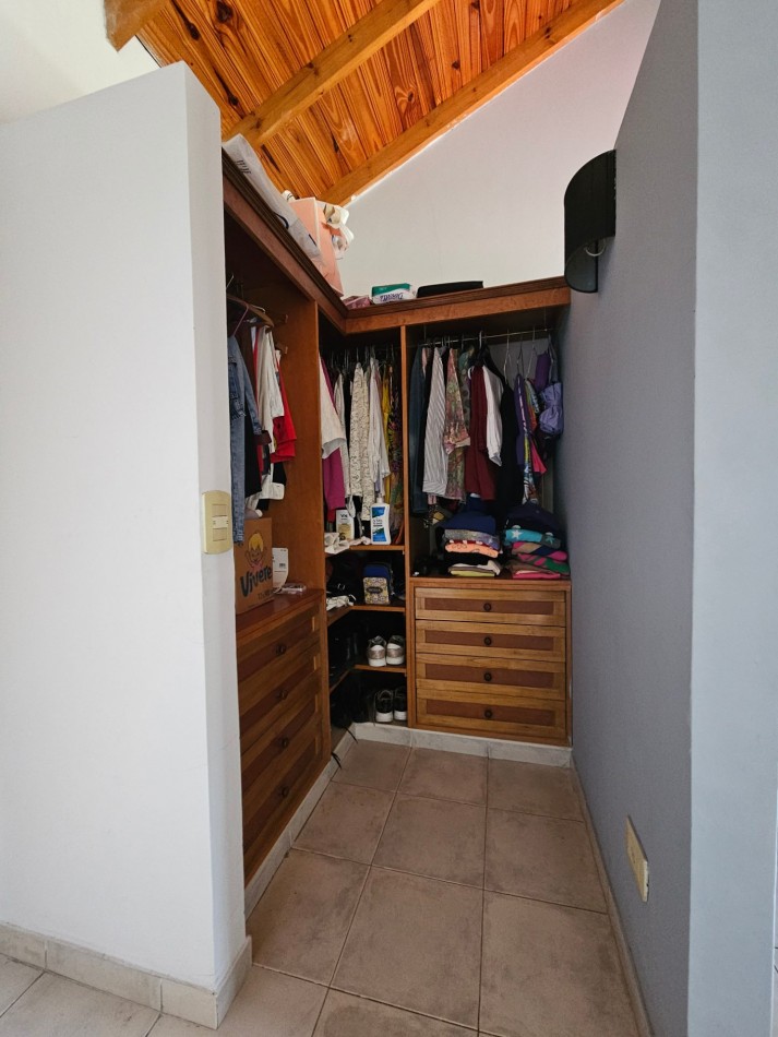 Triplex 4 Amb con Parque y Cochera en Ituzaingo Apto Credito Hipotecario