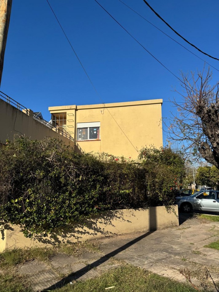 Casa 5 Amb a Refaccionar en Castelar Norte