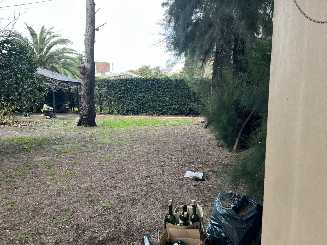 GRAN LOTE EN ESQUINA DE 1.120 M² CON CHALET - IDEAL INVERSORES Y DESARROLLADORES | ITUZAINGO NORTE