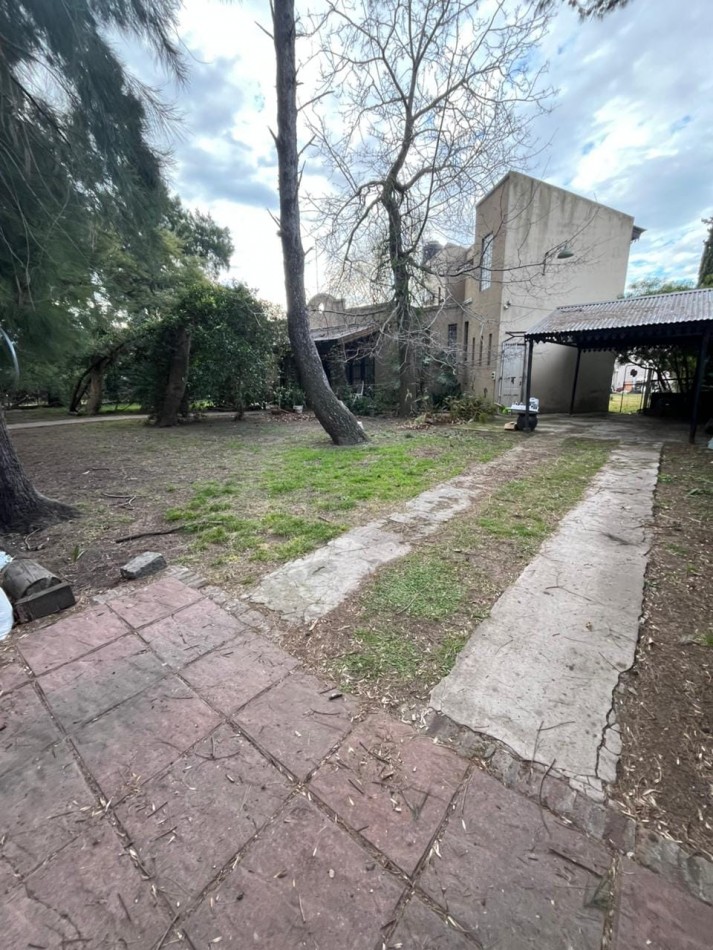 GRAN LOTE EN ESQUINA DE 1.120 M² CON CHALET - IDEAL INVERSORES Y DESARROLLADORES | ITUZAINGO NORTE