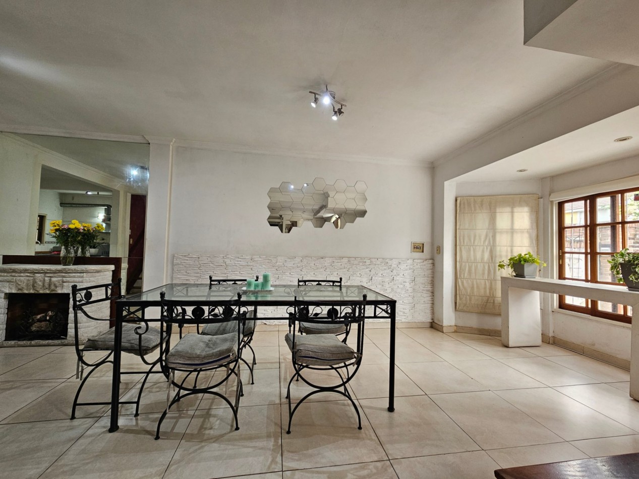 Chalet 5 Amb C/Piscina y Cochera en Ituzaingo Norte