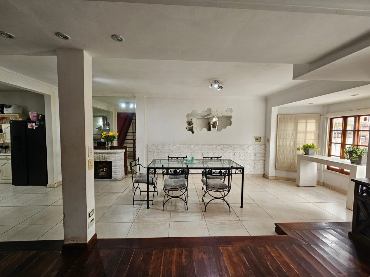 Chalet 5 Amb C/Piscina y Cochera en Ituzaingo Norte