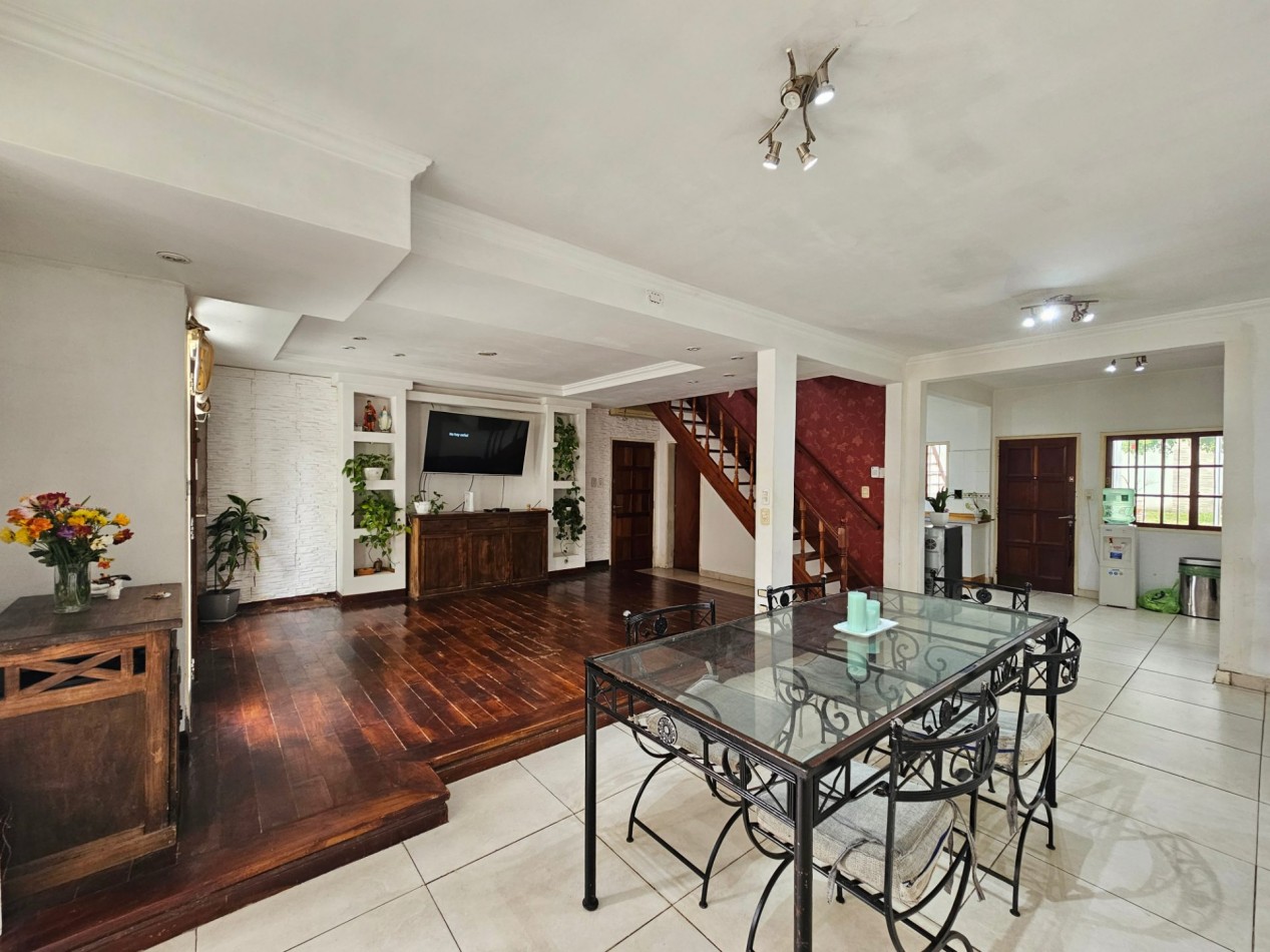Chalet 5 Amb C/Piscina y Cochera en Ituzaingo Norte