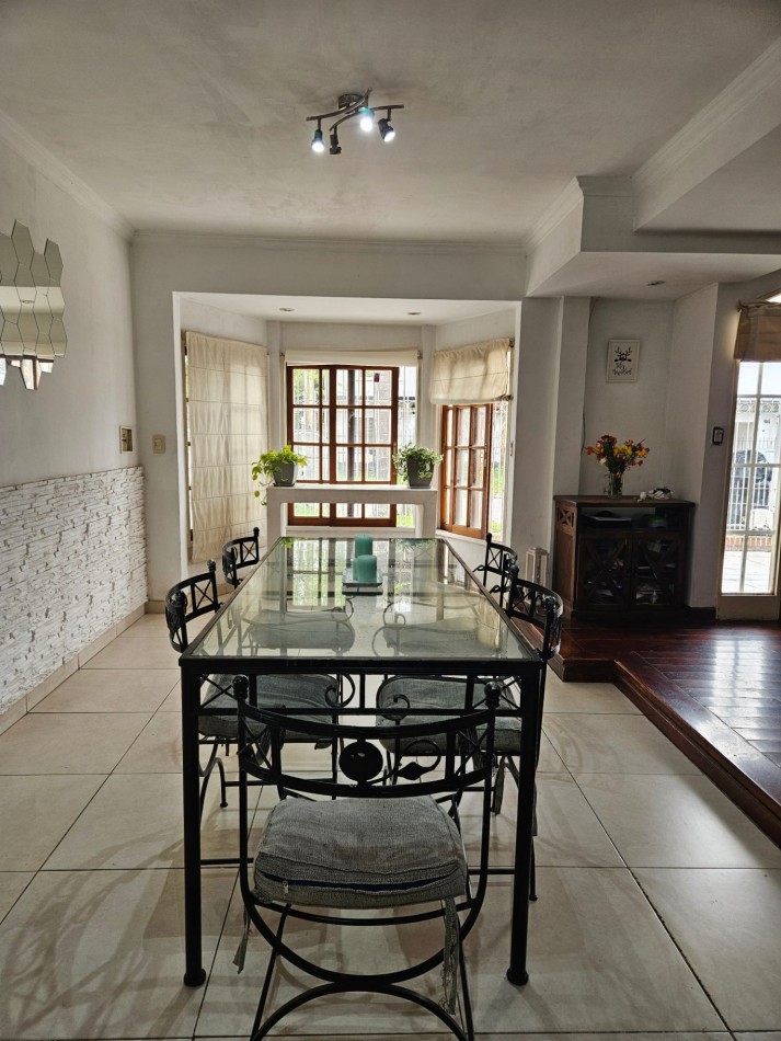 Chalet 5 Amb C/Piscina y Cochera en Ituzaingo Norte