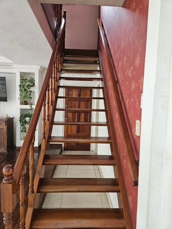 Chalet 5 Amb C/Piscina y Cochera en Ituzaingo Norte