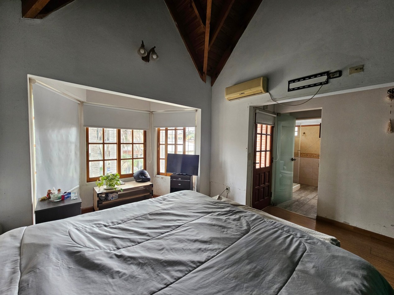 Chalet 5 Amb C/Piscina y Cochera en Ituzaingo Norte