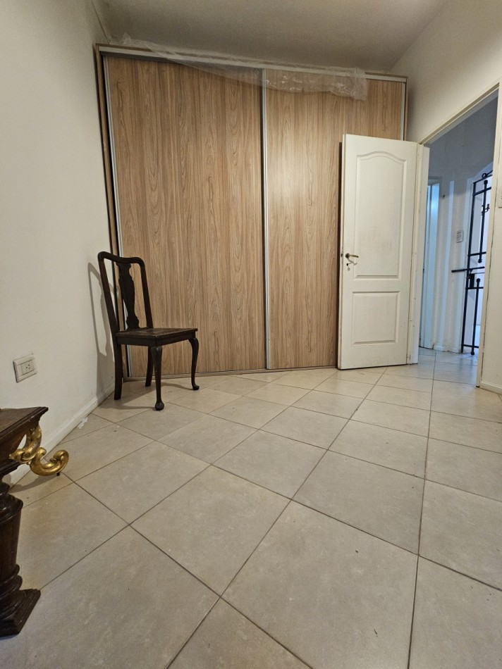 Casa 4 Ambientes C/Cochera En Castelar Norte