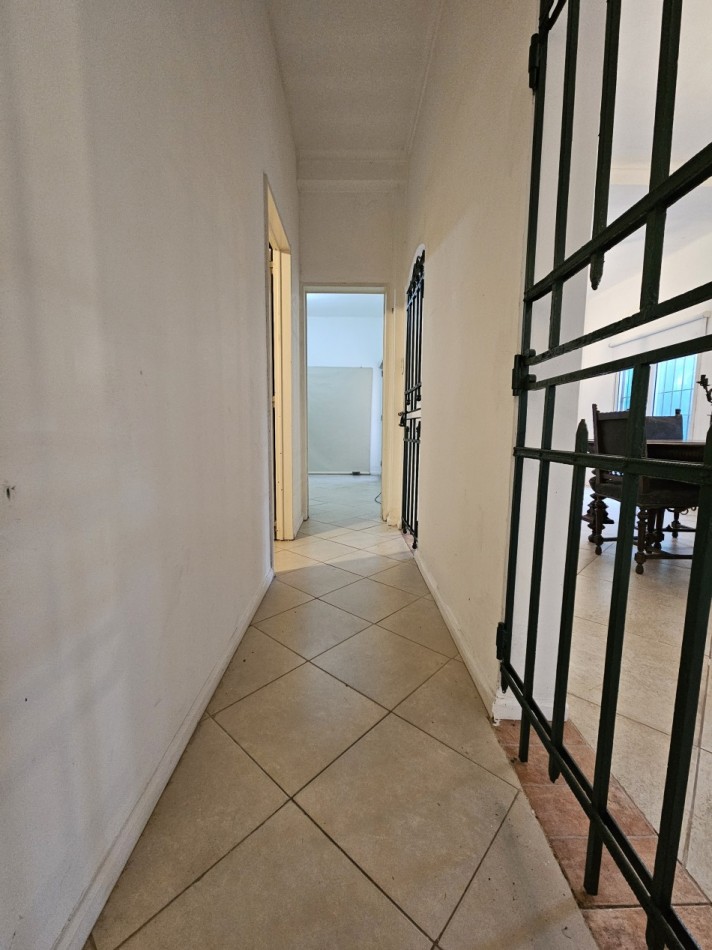 Casa 4 Ambientes C/Cochera En Castelar Norte
