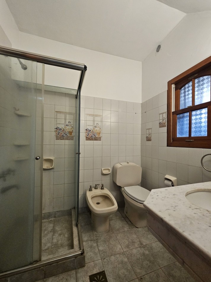 Chalet 4 Ambiente En Zona Residencial de Castelar Norte