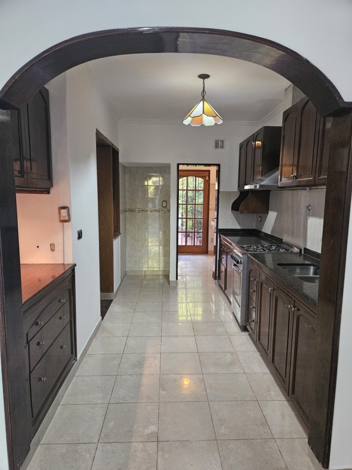 Chalet 4 Ambiente En Zona Residencial de Castelar Norte