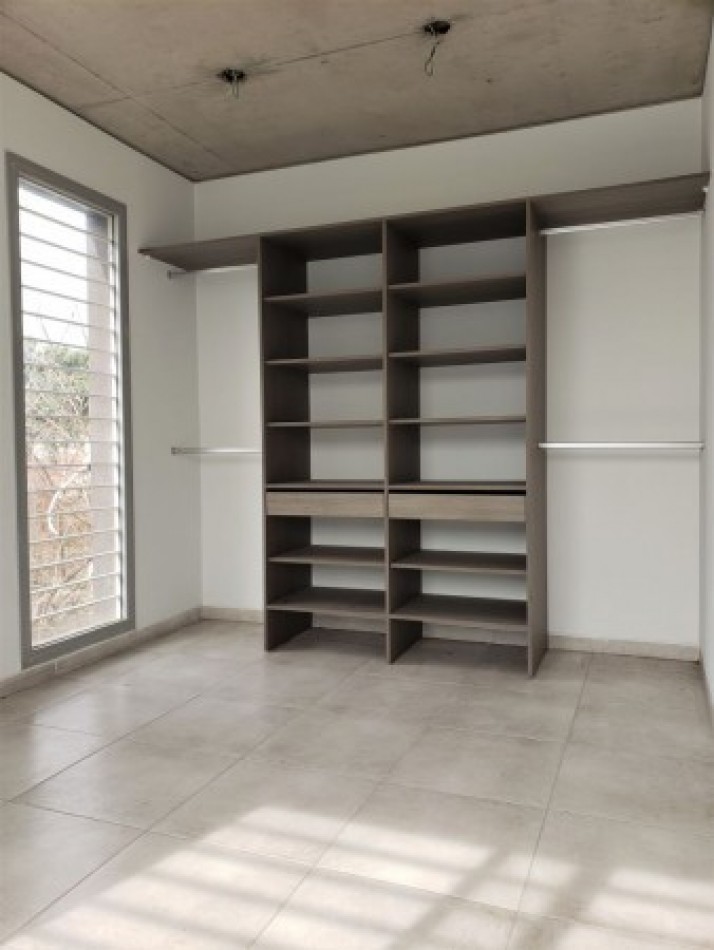 Venta De Departamentos De Categoria 2 Ambientes En Castelar Norte