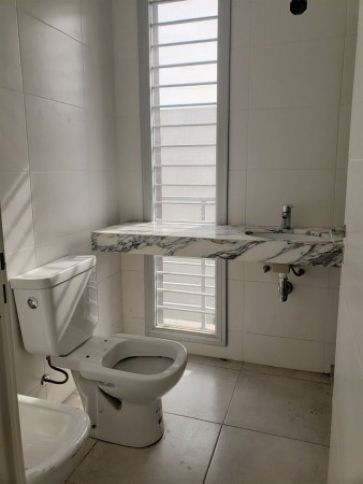 Venta De Departamentos De Categoria 2 Ambientes En Castelar Norte