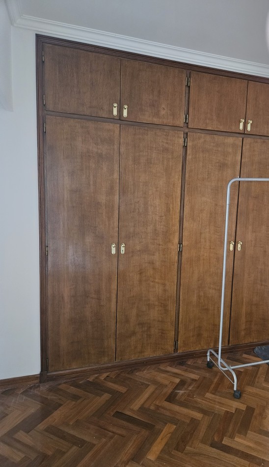 Alquiler Piso de 5 Ambientes C/Cochera en el Centro de Castelar Norte