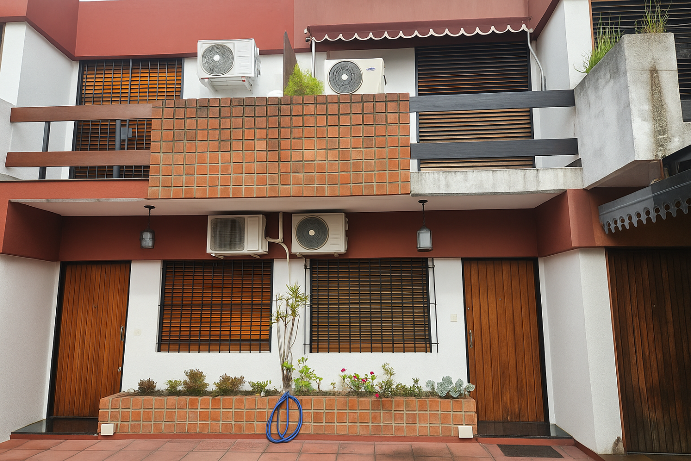 Duplex 3 Amb C/Patio En Castelar Norte Zona Residencial Apto Credito Hipotecario