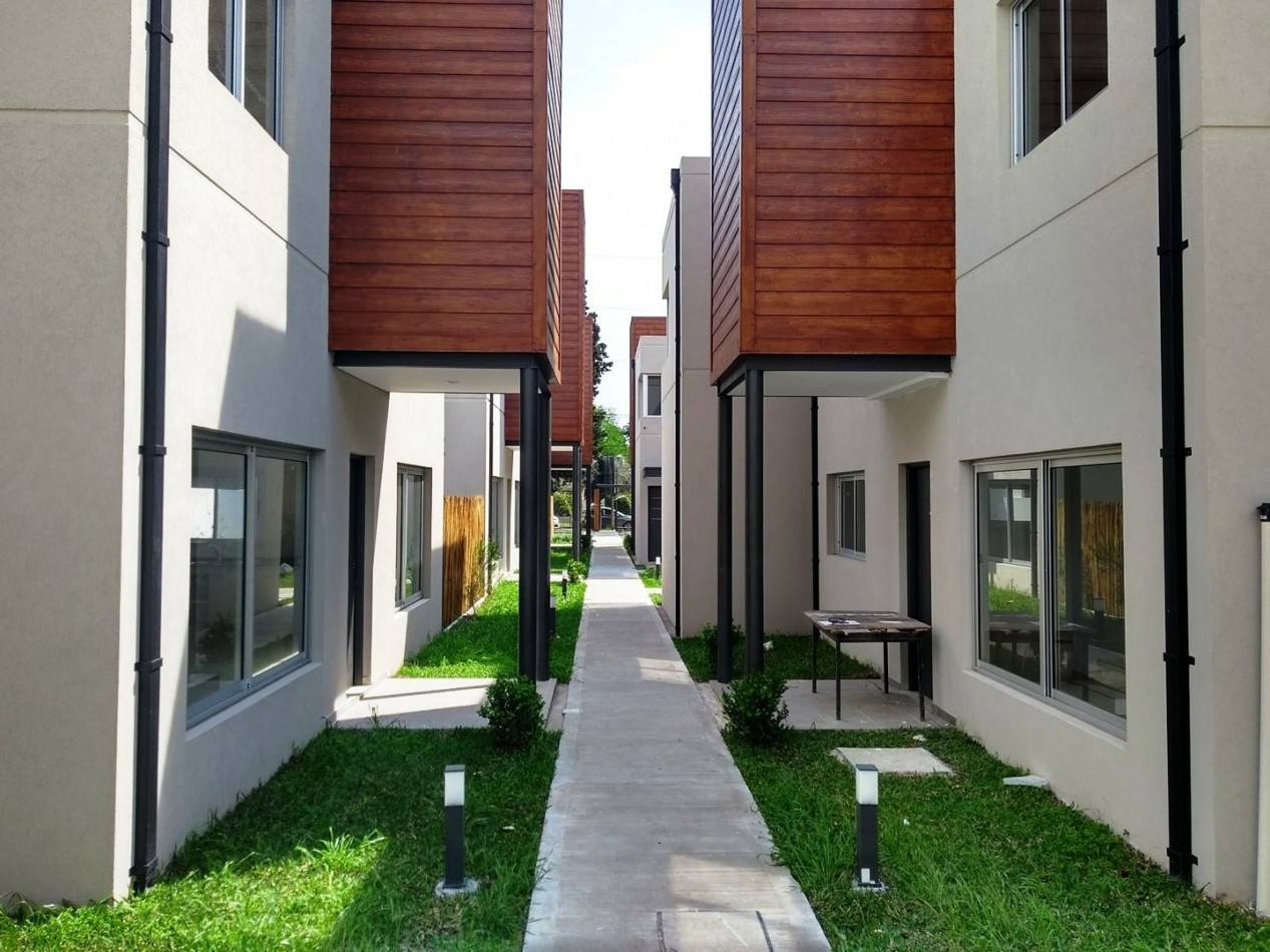 Duplex 3 Ambientes con Jardin y Cochera - Ituzaingo Norte