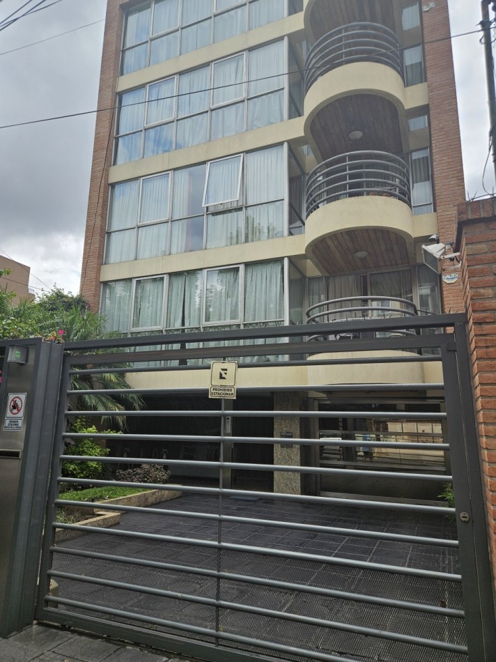 Alquiler Piso de 5 Ambientes C/Cochera en el Centro de Castelar Norte