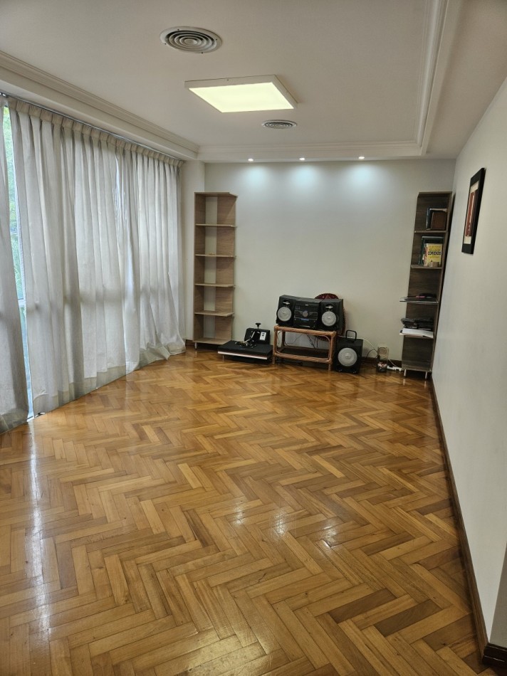 Alquiler Piso de 5 Ambientes C/Cochera en el Centro de Castelar Norte