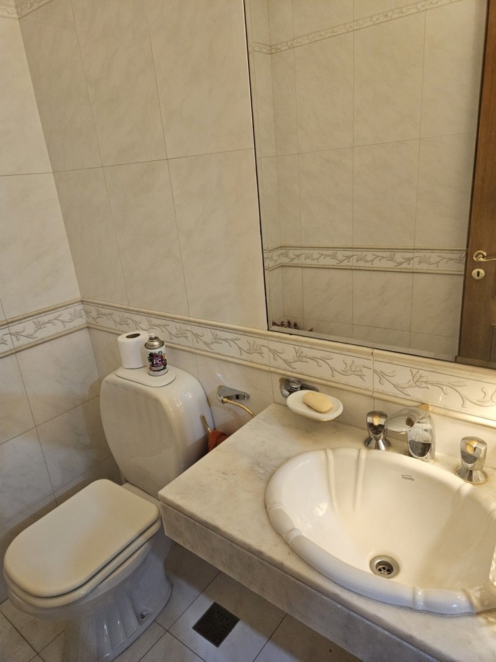 Alquiler Piso de 5 Ambientes C/Cochera en el Centro de Castelar Norte