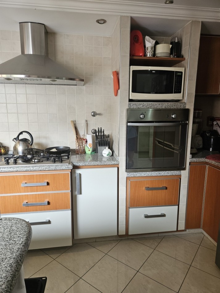 Alquiler Piso de 5 Ambientes C/Cochera en el Centro de Castelar Norte