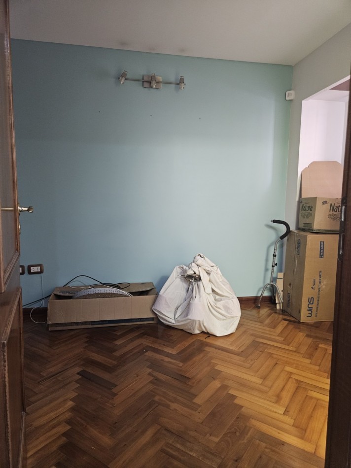 Alquiler Piso de 5 Ambientes C/Cochera en el Centro de Castelar Norte