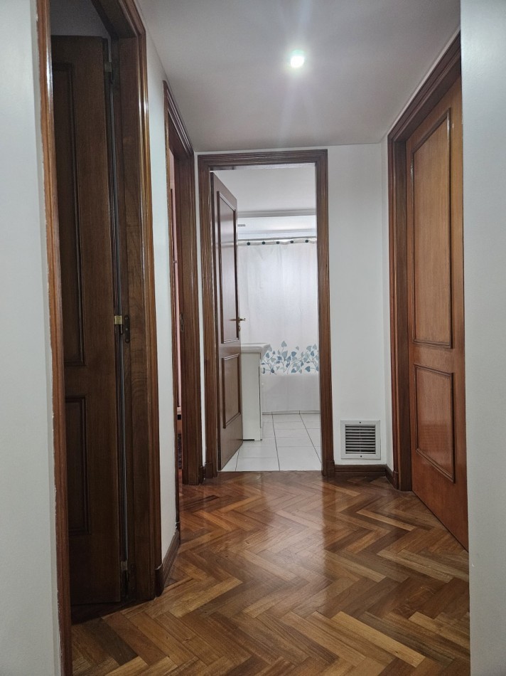 Alquiler Piso de 5 Ambientes C/Cochera en el Centro de Castelar Norte