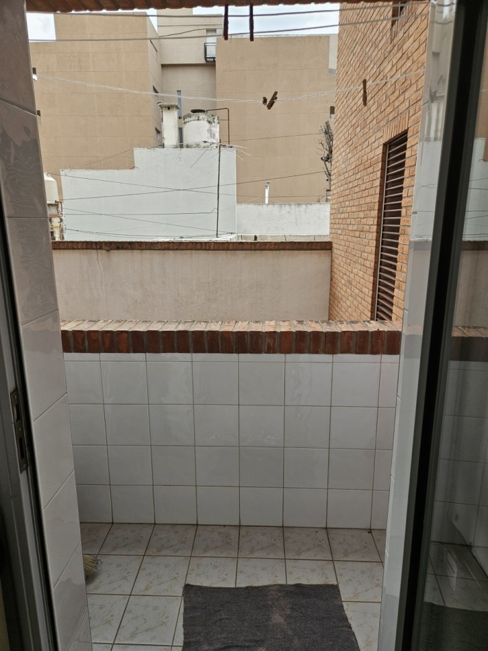 Alquiler Piso de 5 Ambientes C/Cochera en el Centro de Castelar Norte