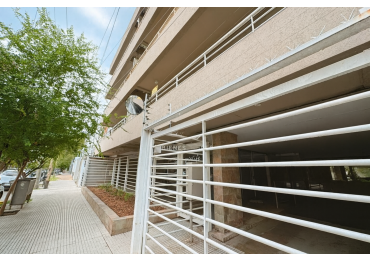 Depto 2 Amb C/Cochera y Amplio Balcon En Castelar Norte Centro Apto Credito