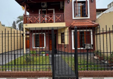 Chalet 5 Ambientes Con Parque en Castelar Norte